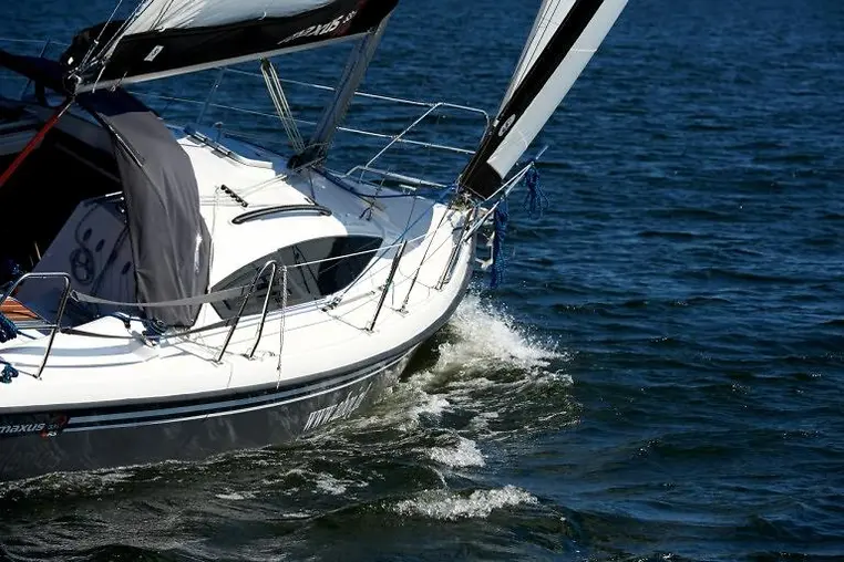 Giżycko czarter - Maxus 33.1 RS