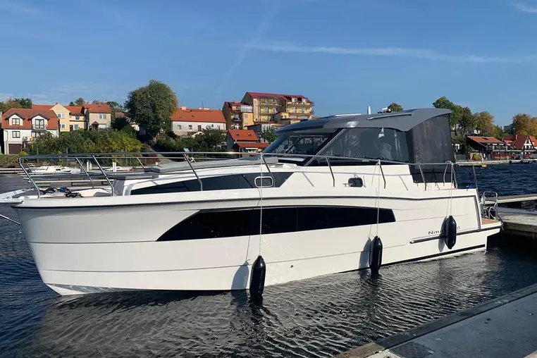 Czarter jachtu motorowego Nautic 30 (900)