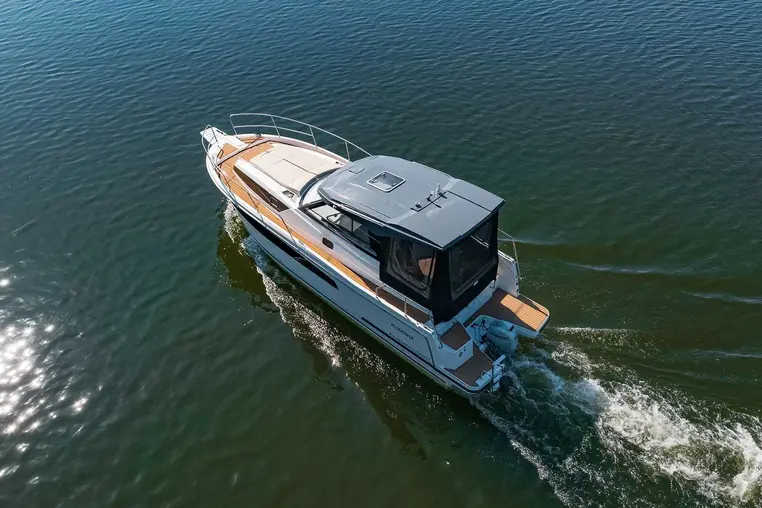 Czarter jachtu motorowego Nautic 30 (900)