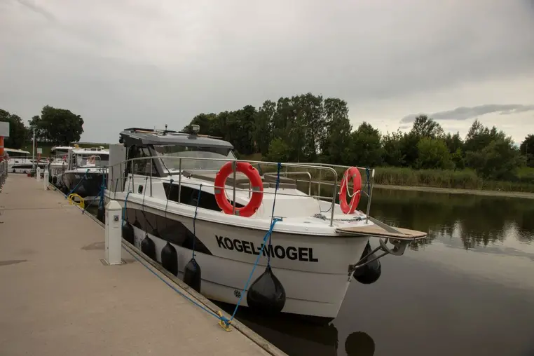 Czarter jachtu motorowego Nautic 30 (900)