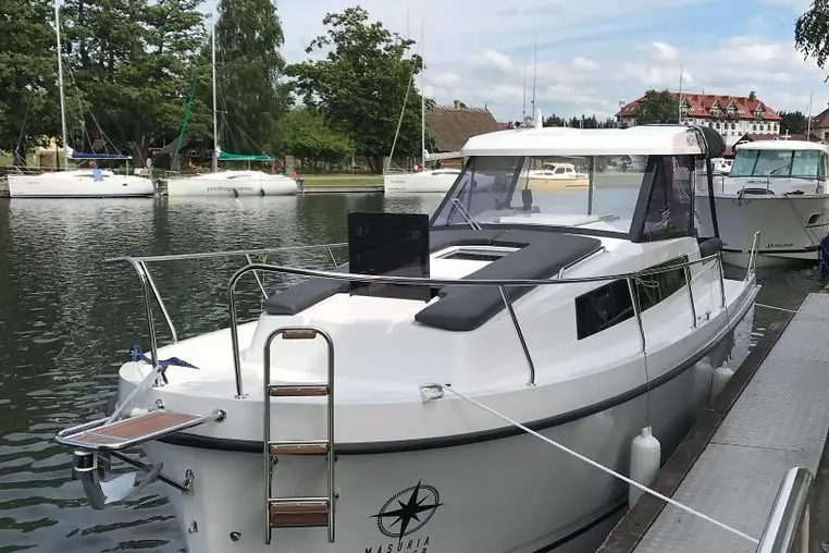 Czarter houseboatu Nexus 870 Revo