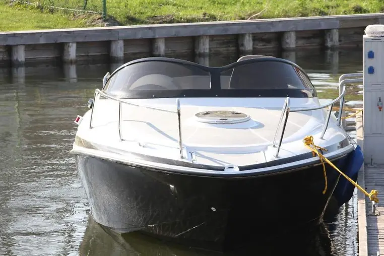Czarter jachtu motorowego Viva 606 Cabin