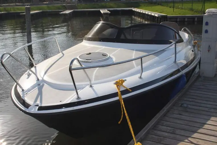 Mazury czarter - Viva 606 Cabin