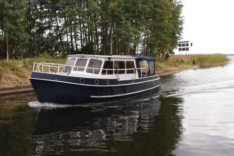 Mazury czarter - Barkas Europa 900