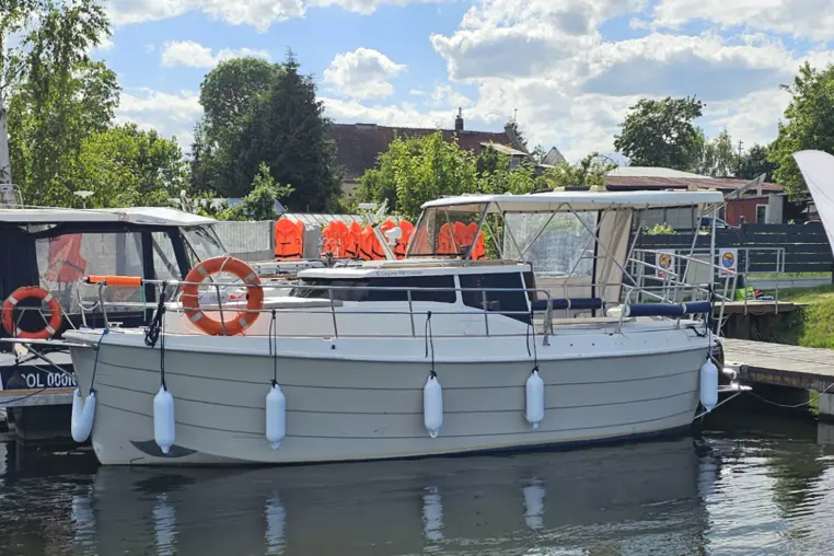 Czarter houseboatu Laguna 700 Cruiser