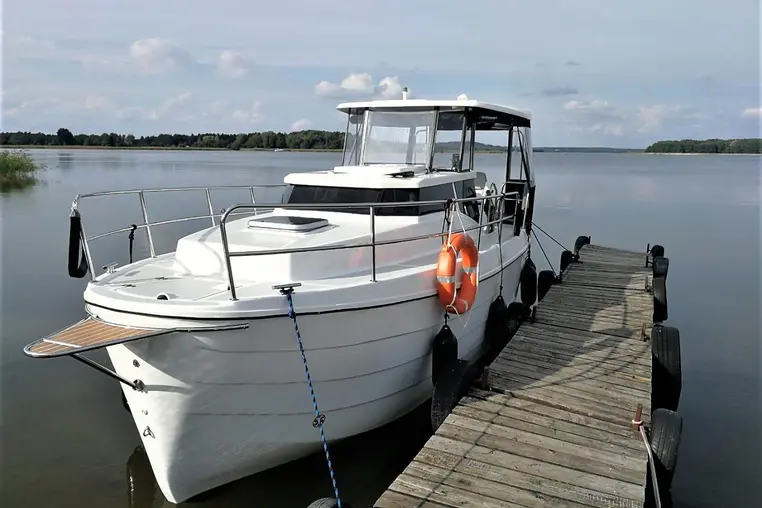 Mazury czarter - Laguna 700 Cruiser