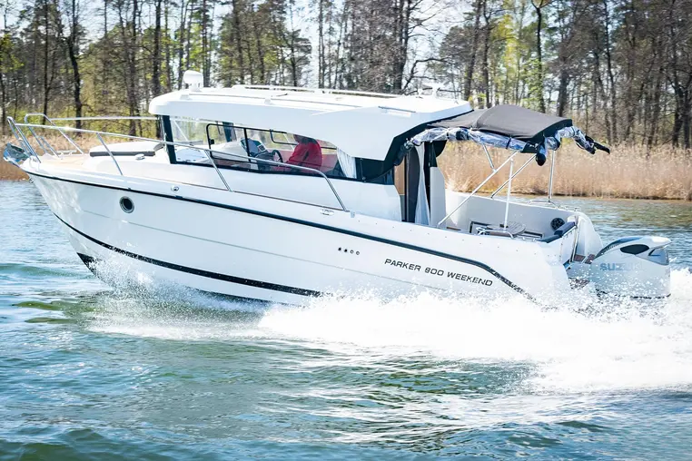 Czarter jachtu motorowego Parker 800 Weekend