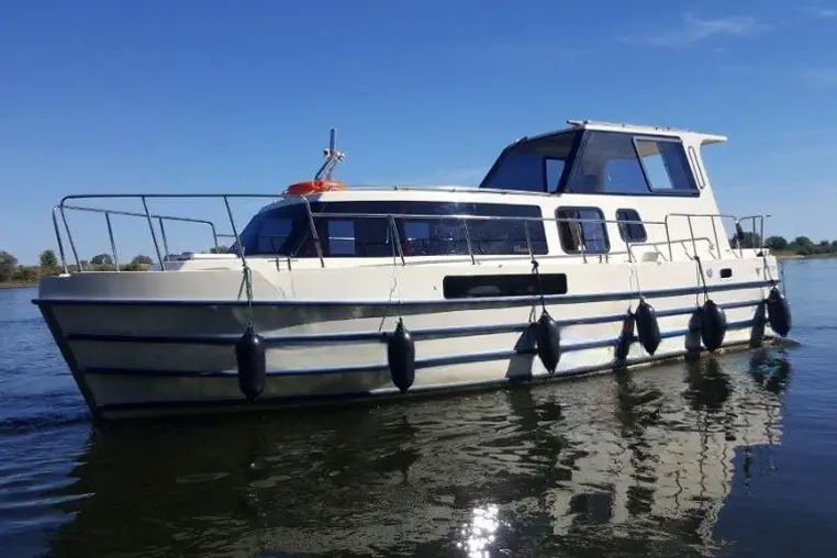Czarter houseboatu Vistula 30 Cruiser