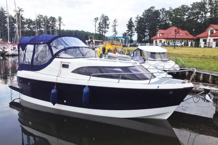 Czarter houseboatu AM 780