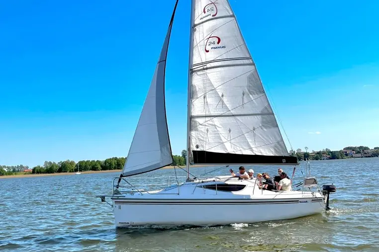 Mazury czarter - Maxus 24
