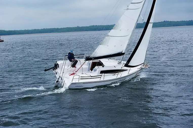 Czarter jachtu żaglowego Maxus 26