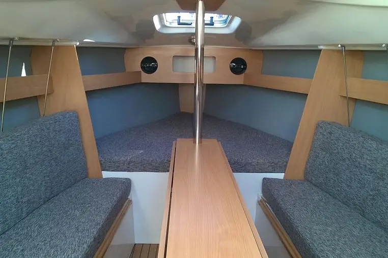 Mazury czarter - Antila 24