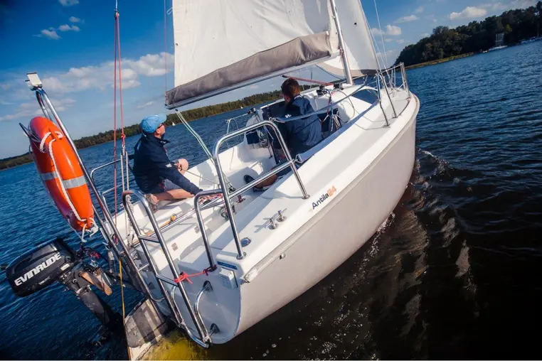 Mazury czarter - Antila 24