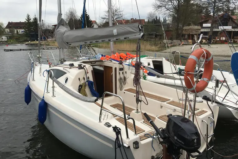 Mazury czarter - Antila 24