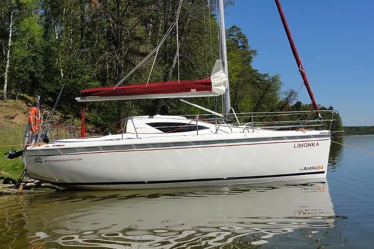 Mazury czarter - Antila 24