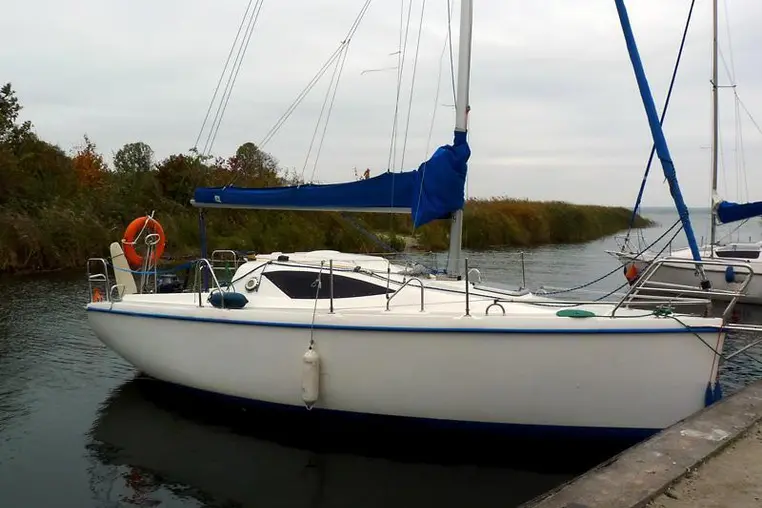 Mazury czarter - Antila 24