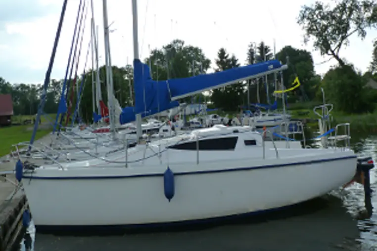 Mazury czarter - Antila 26