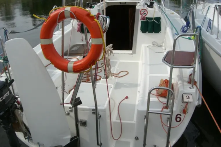 Mazury czarter - Antila 26