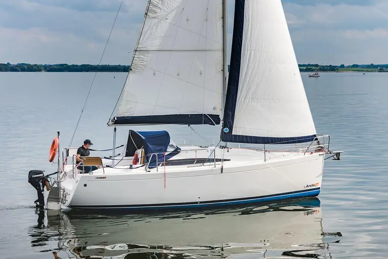 Czarter Antila 27