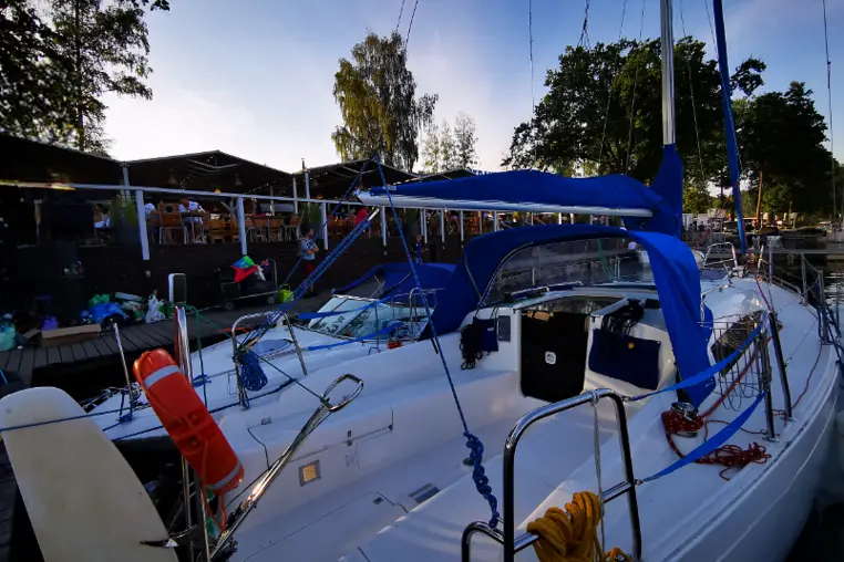 Mazury czarter - Antila 27