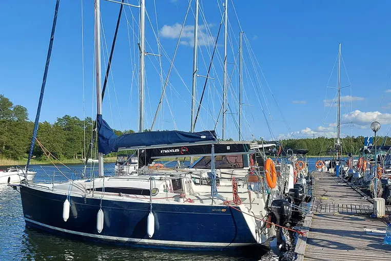 Mazury czarter - Antila 27