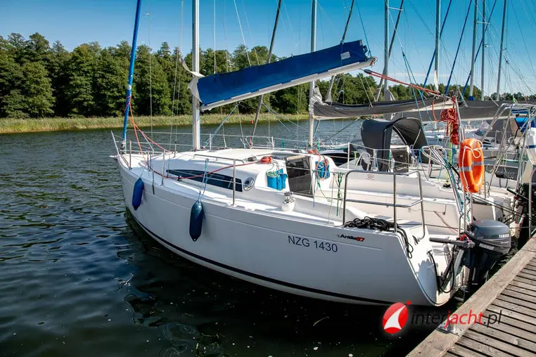 Mazury czarter - Antila 27