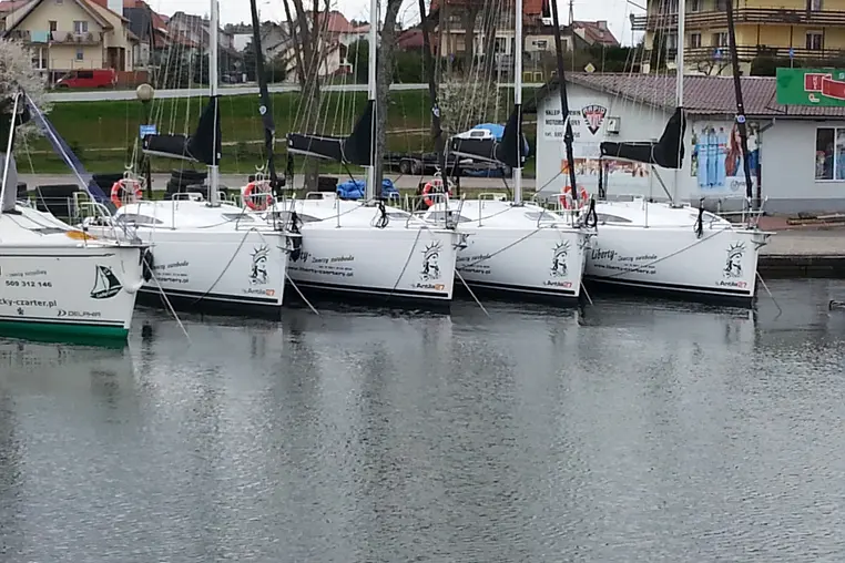 Czarter Antila 27