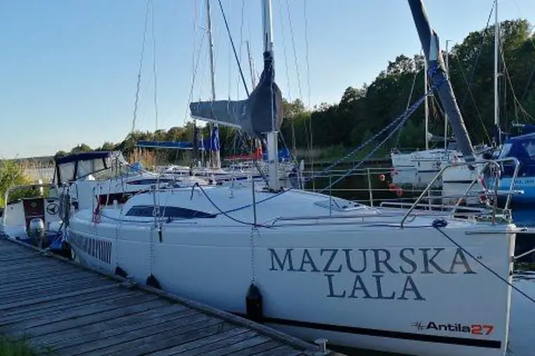 Mazury czarter - Antila 27
