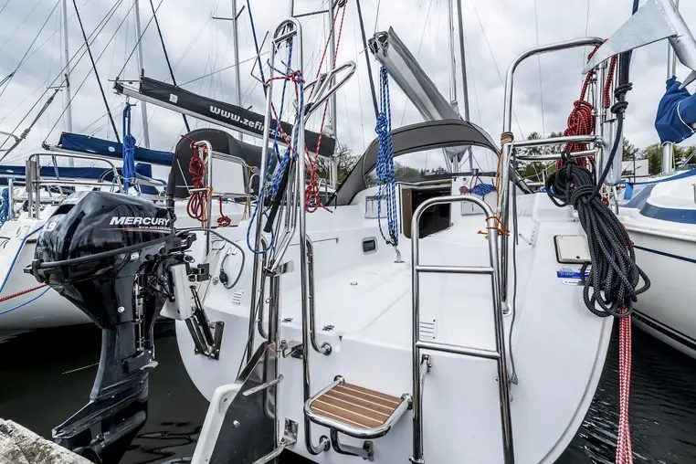 Czarter Antila 27