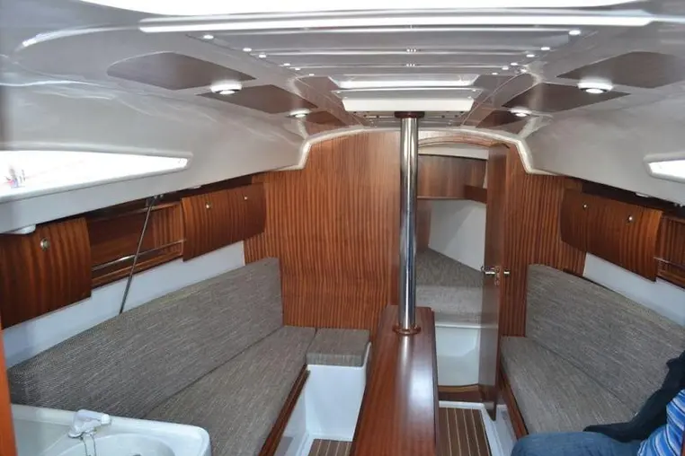 Czarter Antila 27