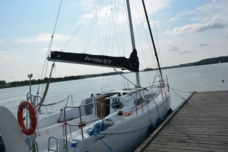 Mazury czarter - Antila 27