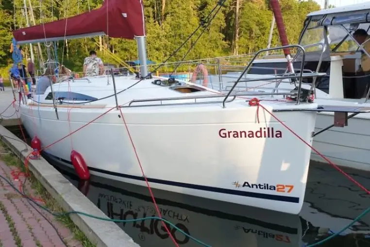 Czarter Antila 27