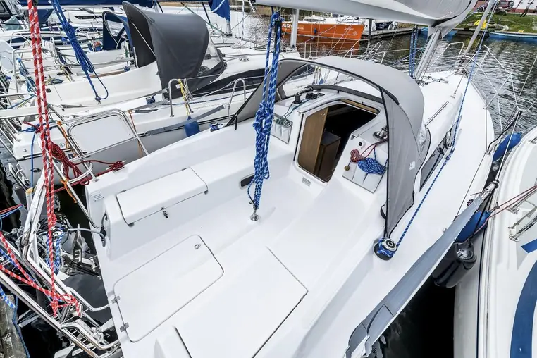 Mazury czarter - Antila 27