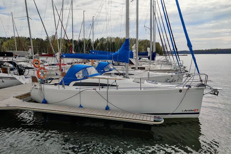 Mazury czarter - Antila 27