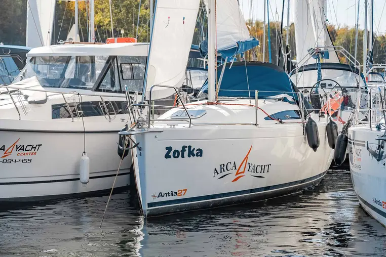 Czarter Antila 27