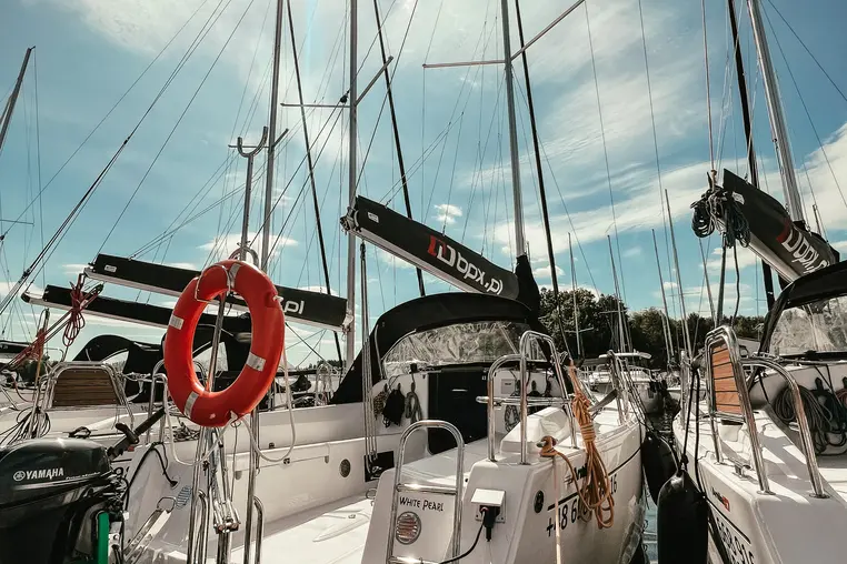 Mazury czarter - Antila 27
