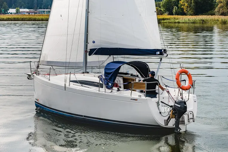 Mazury czarter - Antila 27