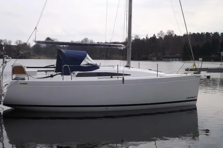 Czarter Antila 27