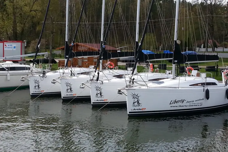 Czarter Antila 27