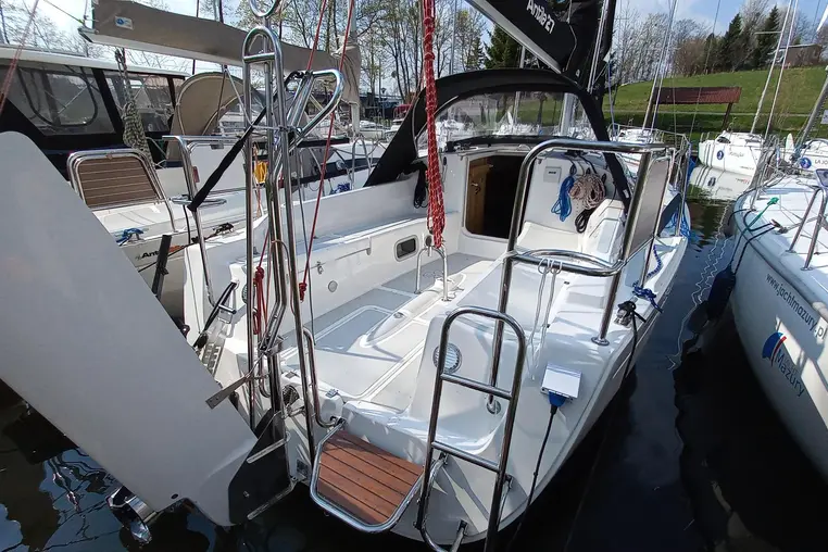 Mazury czarter - Antila 27