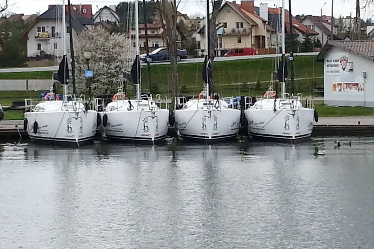 Czarter Antila 27