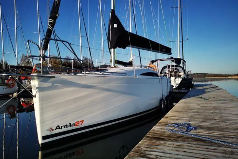 Mazury czarter - Antila 27