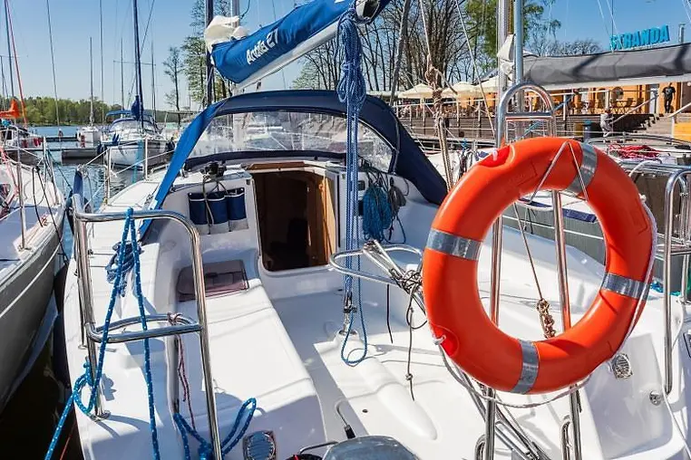 Mazury czarter - Antila 27