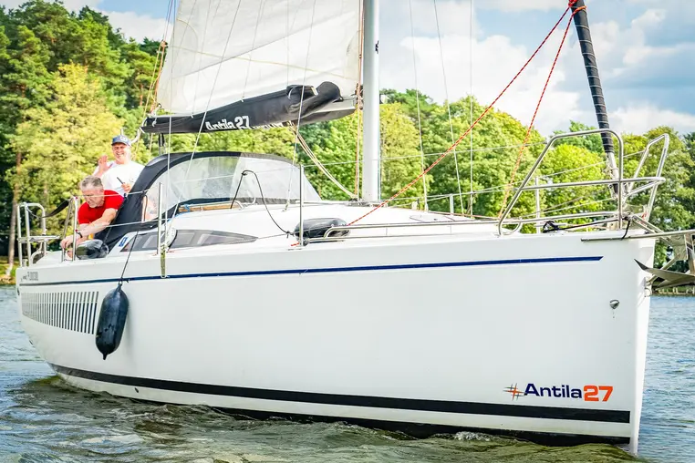 Mazury czarter - Antila 27