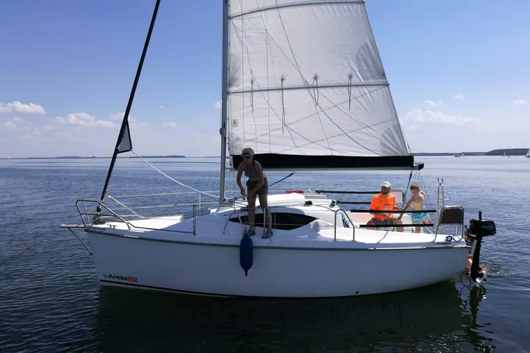 Mazury czarter - Antila 22