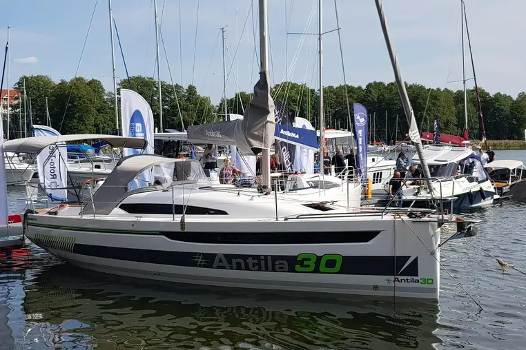 Mazury czarter - Antila 30