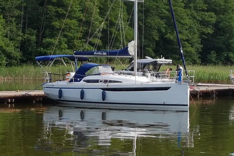 Mazury czarter - Antila 30