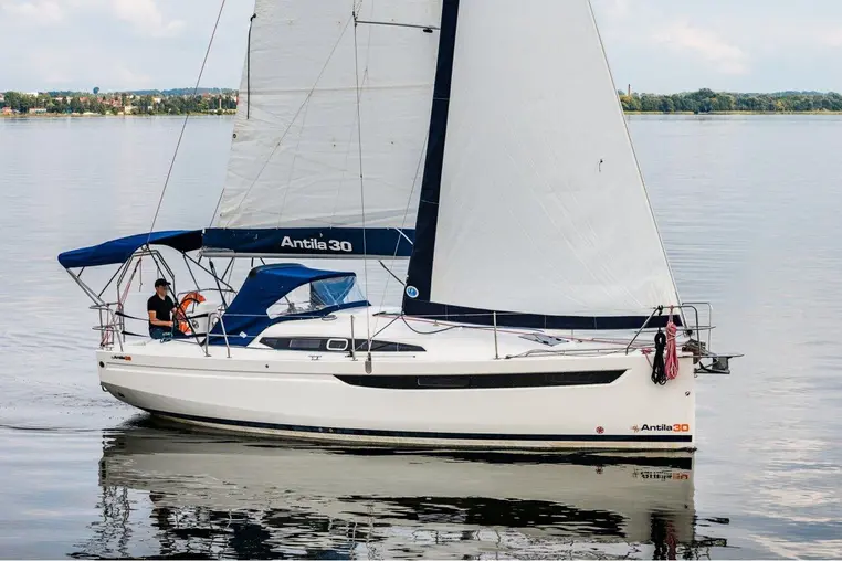 Mazury czarter - Antila 30
