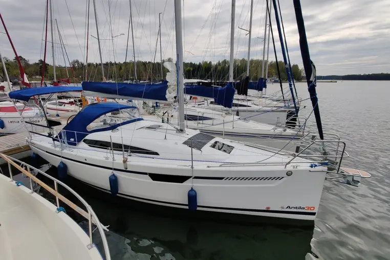 Mazury czarter - Antila 30