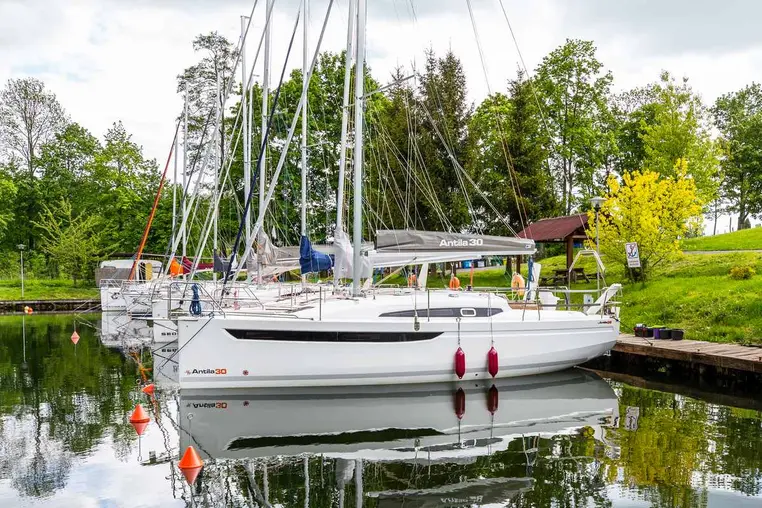 Mazury czarter - Antila 30